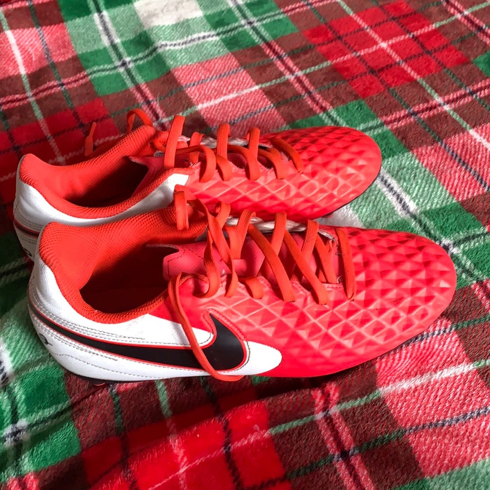 Nike soccer cleats in very good used condition